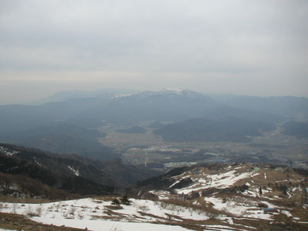 対面の霊仙岳、御池岳